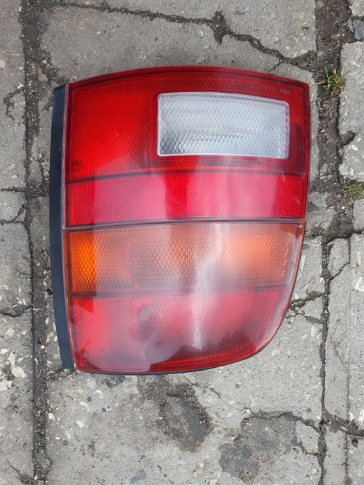 Десен стоп Nissan Micra K11