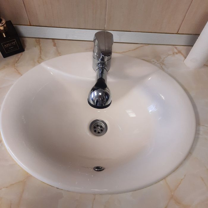 Дървен шкаф-горна и долна част+етажерка