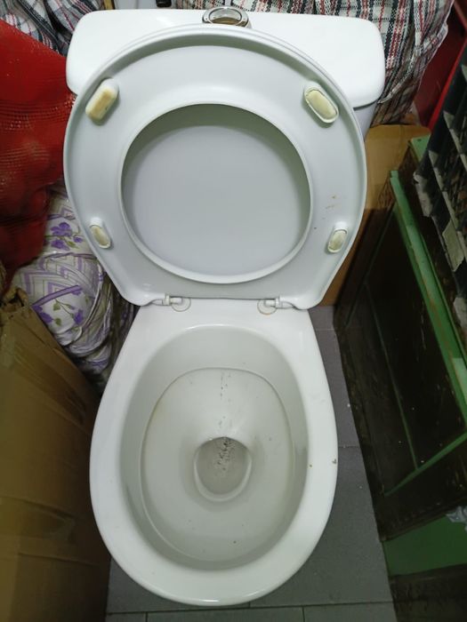 Продам унитаз в хорошем состоянии