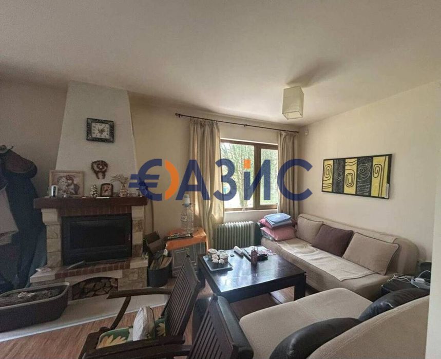 Къща с басейн с. Близнаци на 20 км. от Варна, цена 327 000 евро #34237036