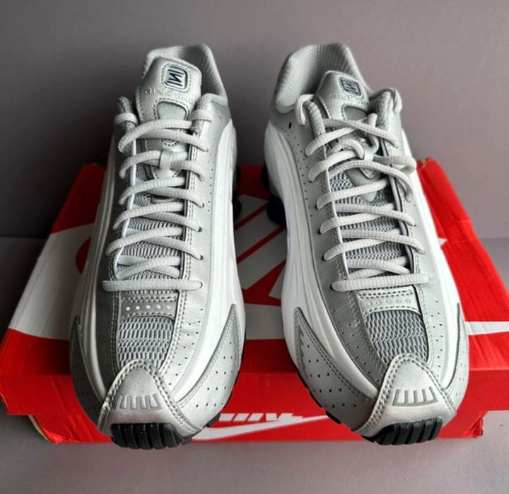 Adidasi Nike Shox R4