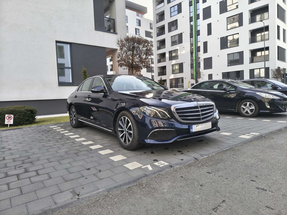 Mercedes-Benz E220d Exclusive / Avantgarde / Panoramic / Interior Bej