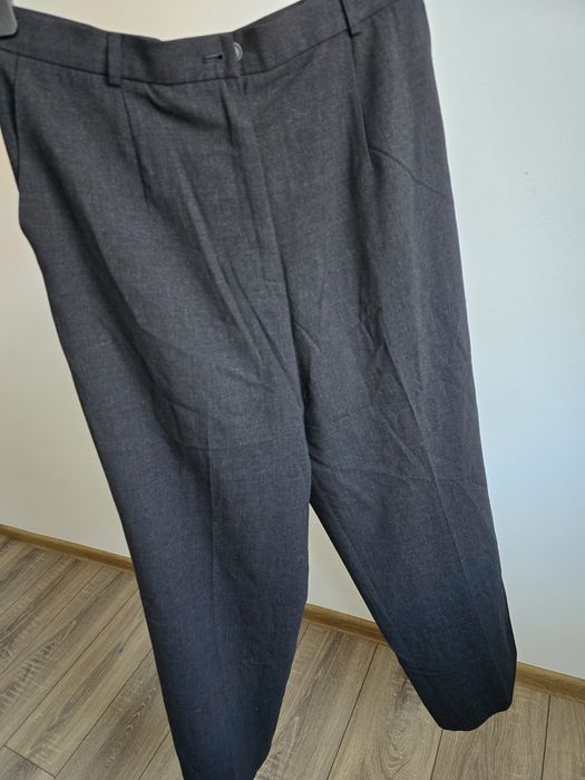 Pantaloni din lana