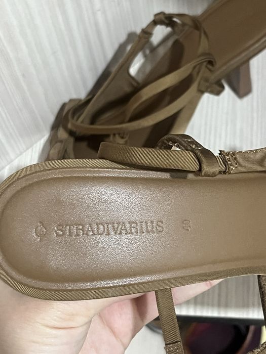 Женские туфли Stradivarius