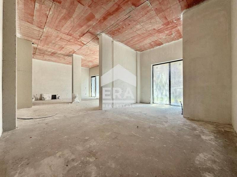 Дава се под наем Магазин в София, Красно село - 153 кв.м за 2400 € - Снимка #1