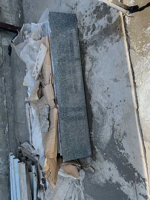Гранит Кук сарой 185,000 торг имеется