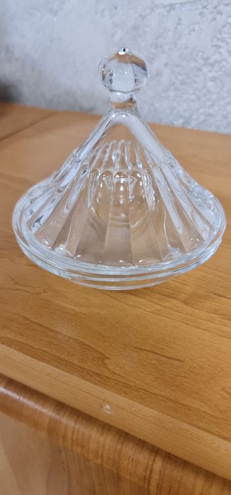 Захарница чисто нова