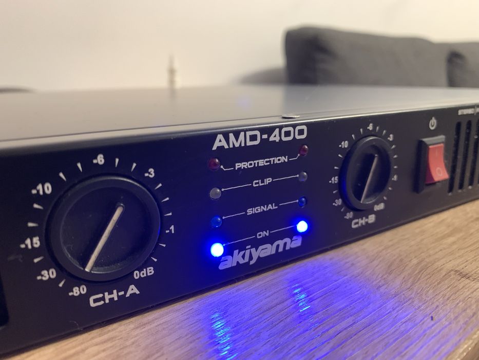 Amplificator Akiyama AMD-400 cu doua canale
