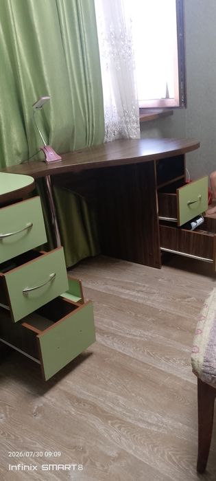 Продаю детский двойной письменный стол