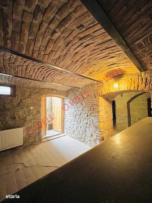 De vânzare complex de clădiri în Baraolt