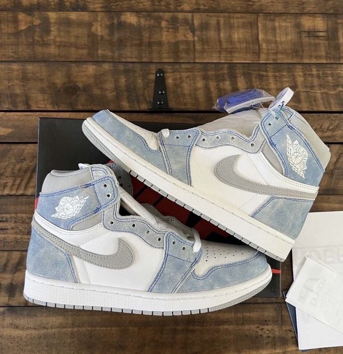 Adidasi Nike Air Jordan 1 Retro Hyper Royale Blue