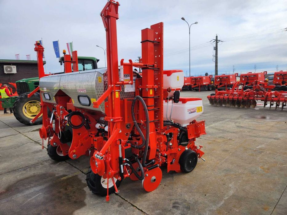 SEMANATOARE DE PRECIZIE GASPARDO Maga 8 45-80 Fertilizator dublu disc