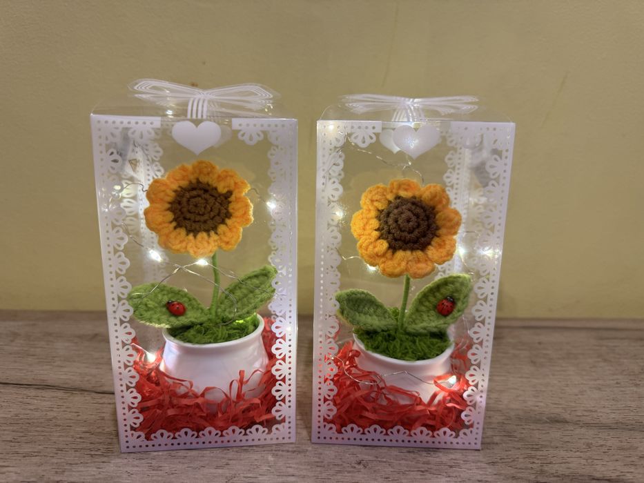 Ръчно изработени цветя с LED лаппички - ПЕРФЕКТЕН ПОДАРЪК ЗА 8-ми МАРТ