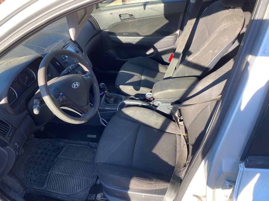 hyundai i30 2009 1.4 banzina 109cp