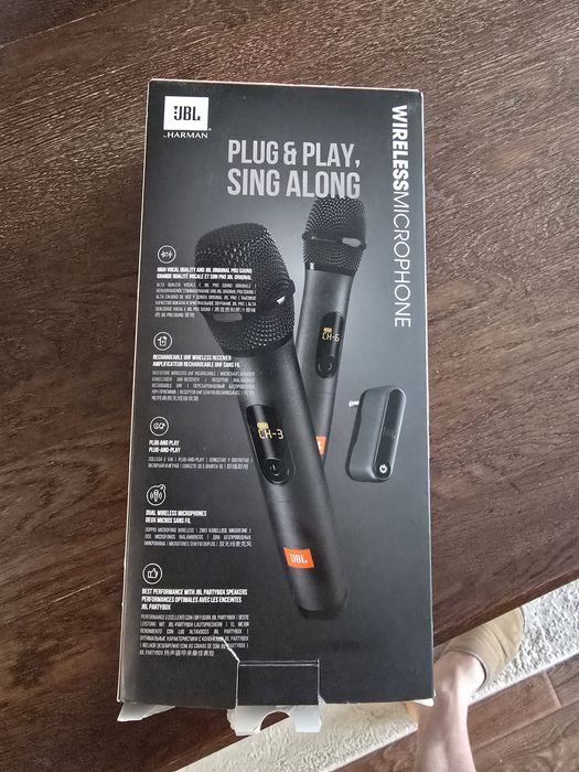 Безжични микрофони JBL Wireless за парти.