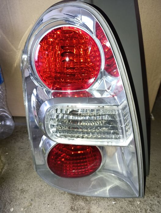 Ляв стоп за Тойота Корола версо без външно стъкло