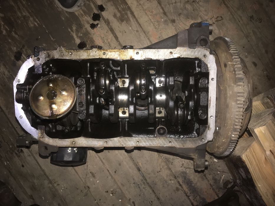 Продам мотор (124,126)