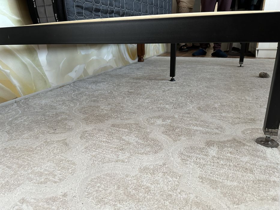 Кровать с матрасом