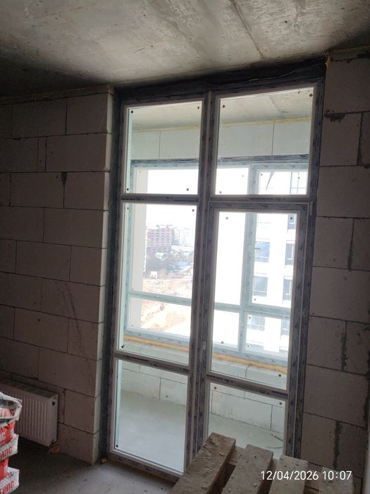 Пластиковый окно и дверь