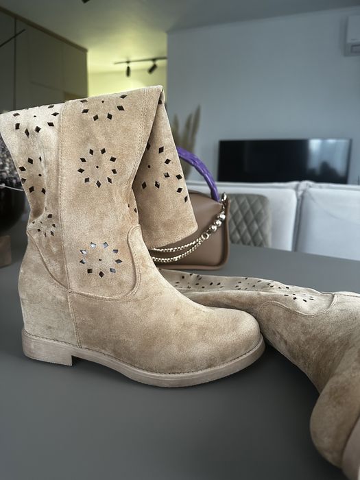 Ботуши от естествен велур