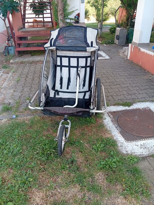 Cărucior copiii  pentru  bicicleta
