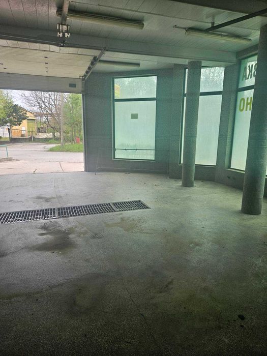 Под наем , Работеща автомивка