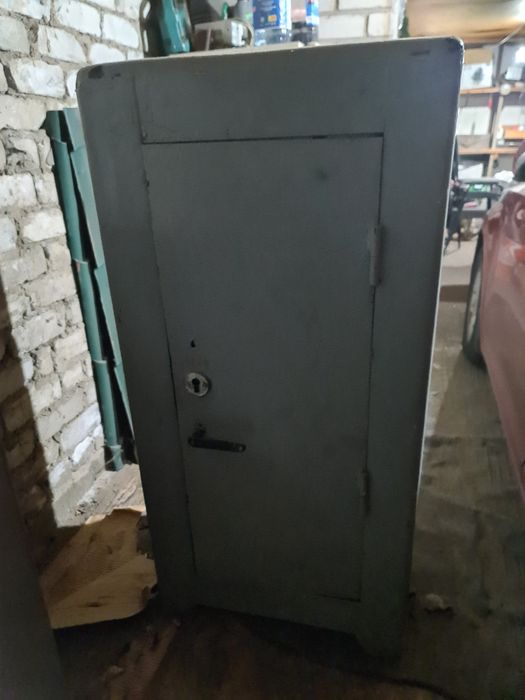 сейф металический