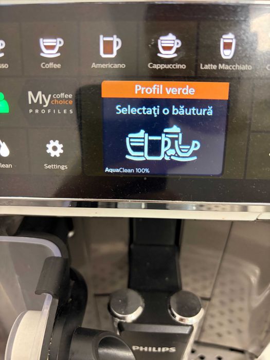 Espressor automat Philips Seria 5400 LatteGo, alb, perfect funcțional