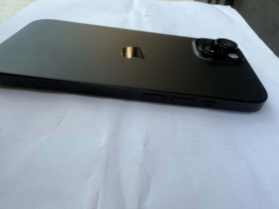 iPhone 15 128  много запазен