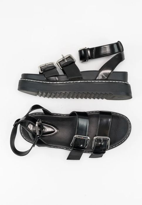 Сандали BERSHKA