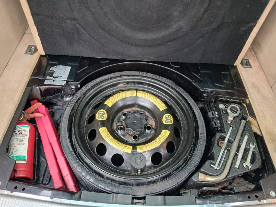 Vând Volkswagen Touareg