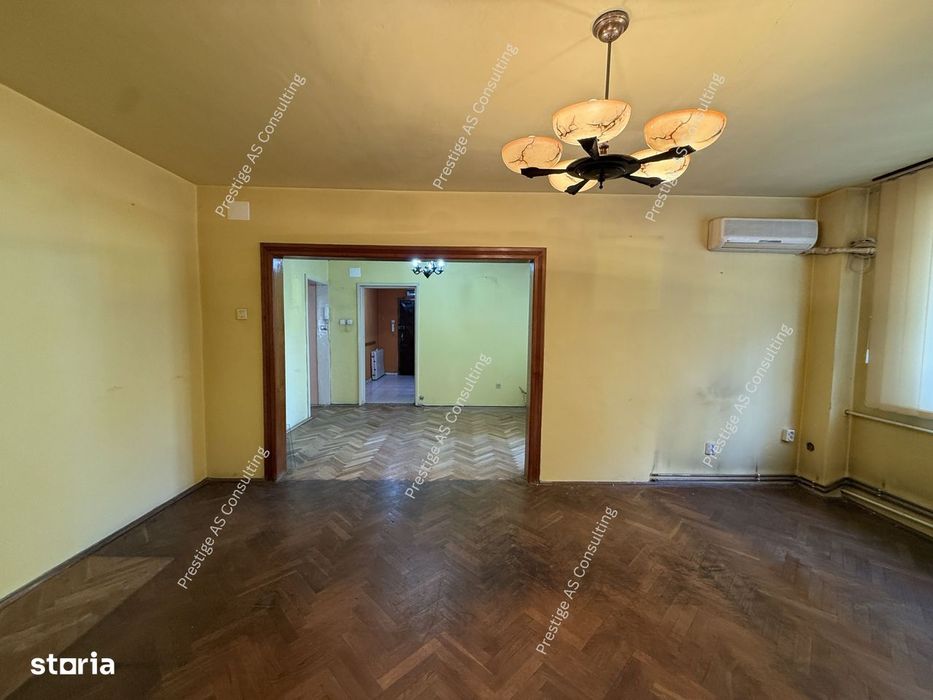 Apartament 4 camere, parter inalt zona Punctele Cardinale - Central — fotografia 1