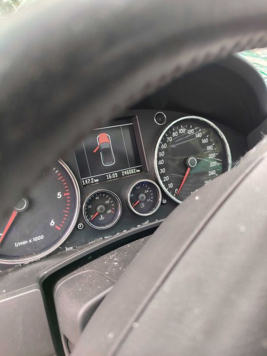 фолксваген тоарег 2.5 ТДИ 174 к.с Автомат