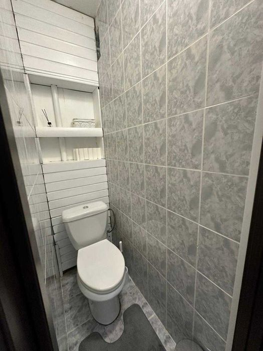 продается 2 ком квартира район Школьник