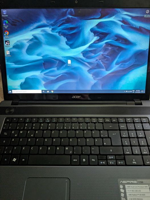 Laptop Acer 7250, 8GB RAM, 160GB SSD, ca nou, ecran imens