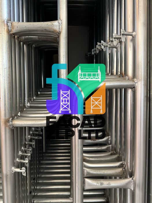 Строительные леса фасадные, для работ снаружи и внутри, с настилом