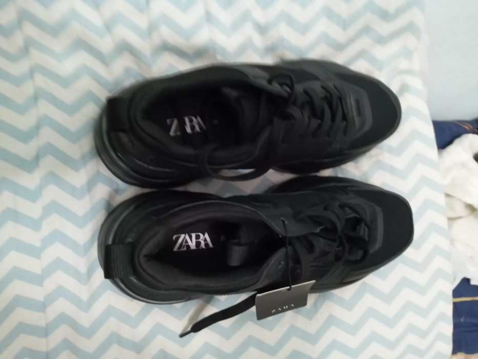 Продам кроссовки Zara