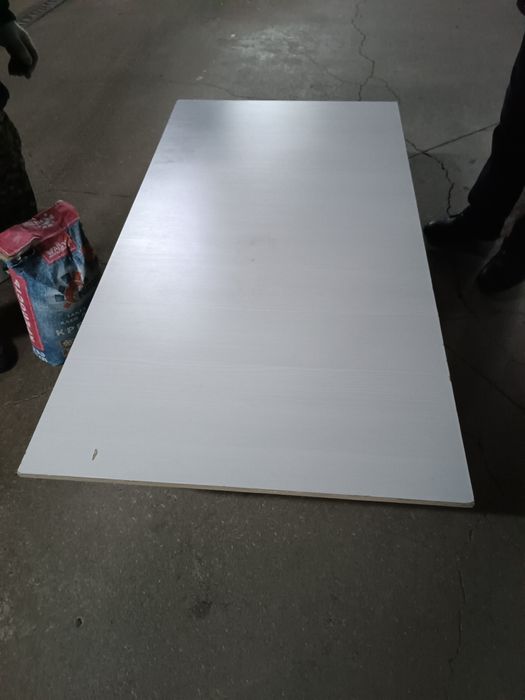 Продается столик в хорошем состоянии