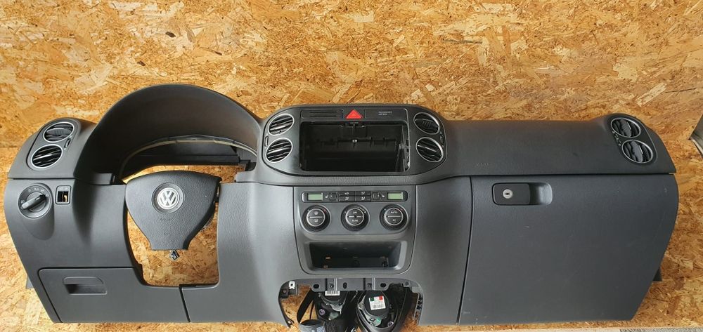 Kit planșă bord Golf 5 Plus / Tiguan cu airbag și centuri 1K0880201CB