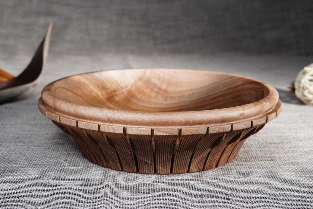 Дървена купа  от масивна дървесина орех