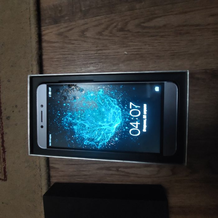 продам телефон Le2