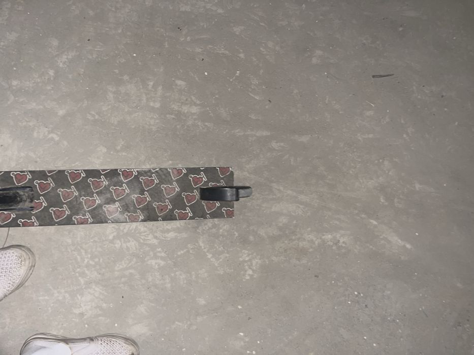 ТОРГ ЕСТЬ Продам трюковой самокат компликт