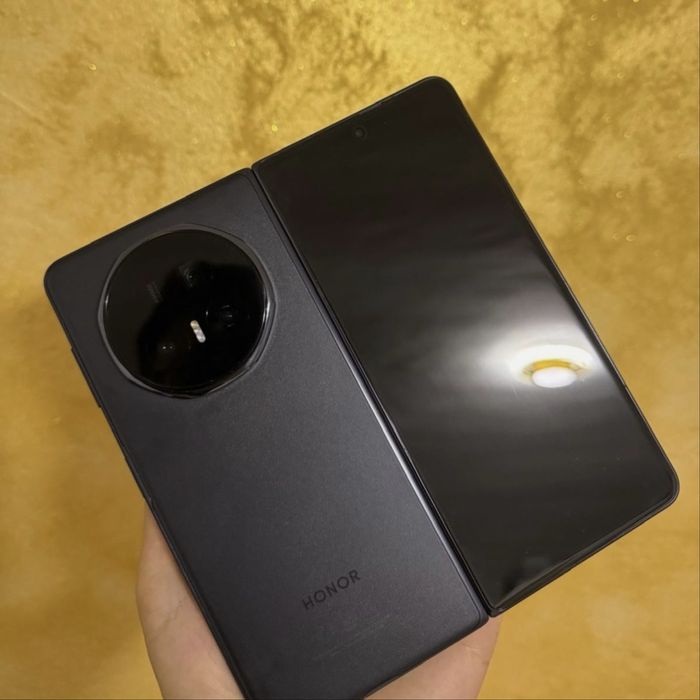 Honor Magic V5.