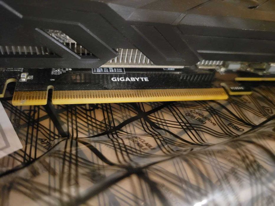 Видеокарта Gigabyte 1080 WINDFORCE OC - перфектна