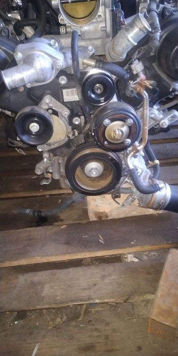 Контрактный двигатель 2UZ-FE на Toyota Lexus