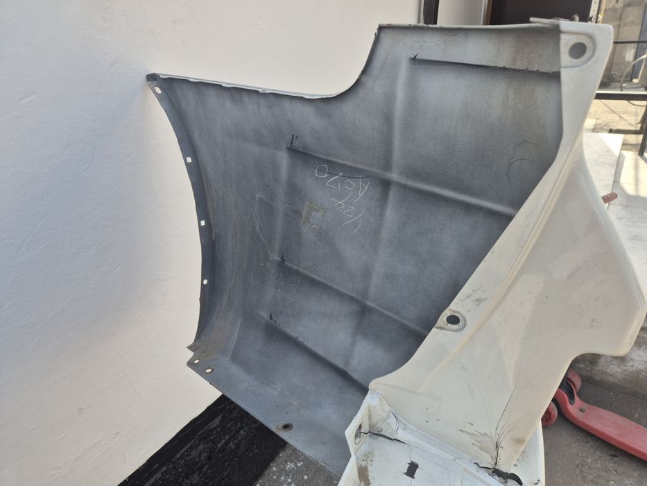 Бампер задний Тоета ленд крузер 200