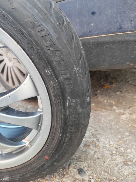 Алуминиеви джанти с гуми