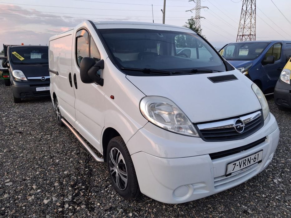 Opel  Vivaro ( Renault Trafic)