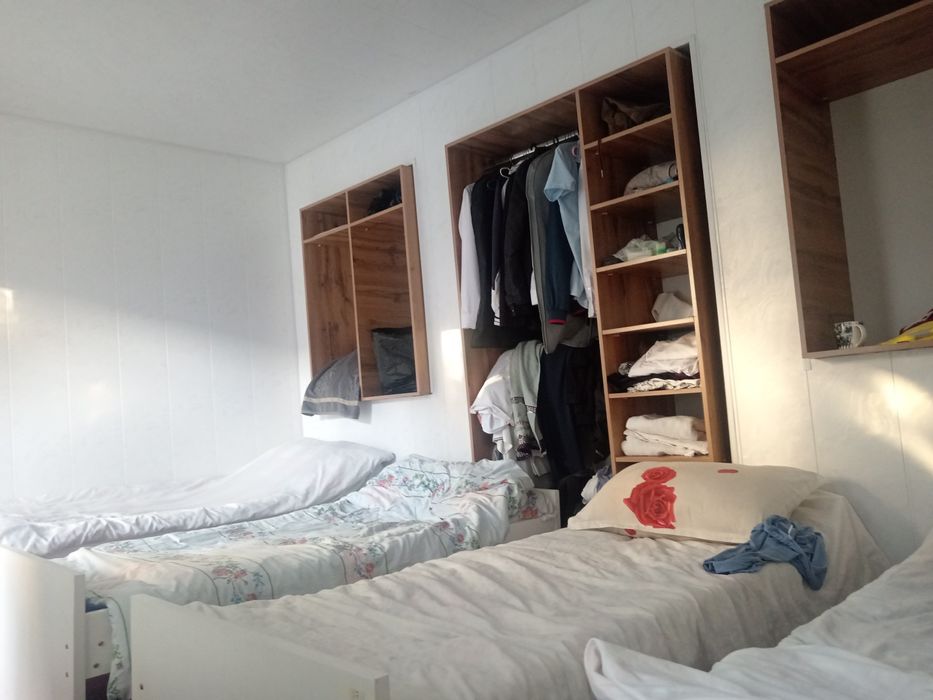 Метро Чорсу хостел гостиница алохида хоналаримиз бор
4-кишилик хона ой