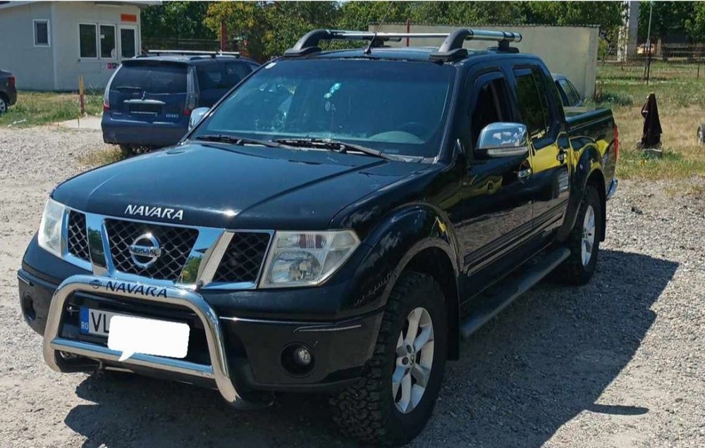 Vând sau schimb Nissan navara